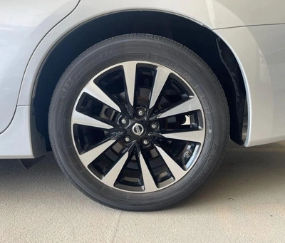 Nissan Altima 2.5 SL (Special Luxury) 4CYL-3
