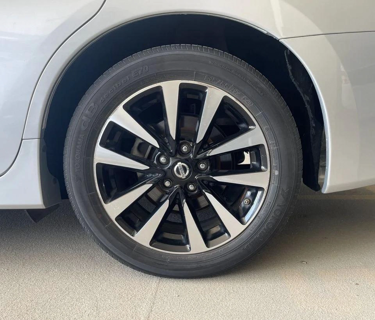 Nissan Altima 2.5 SL (Special Luxury) 4CYL-3-3
