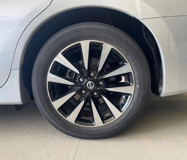 Nissan Altima 2.5 SL (Special Luxury) 4CYL