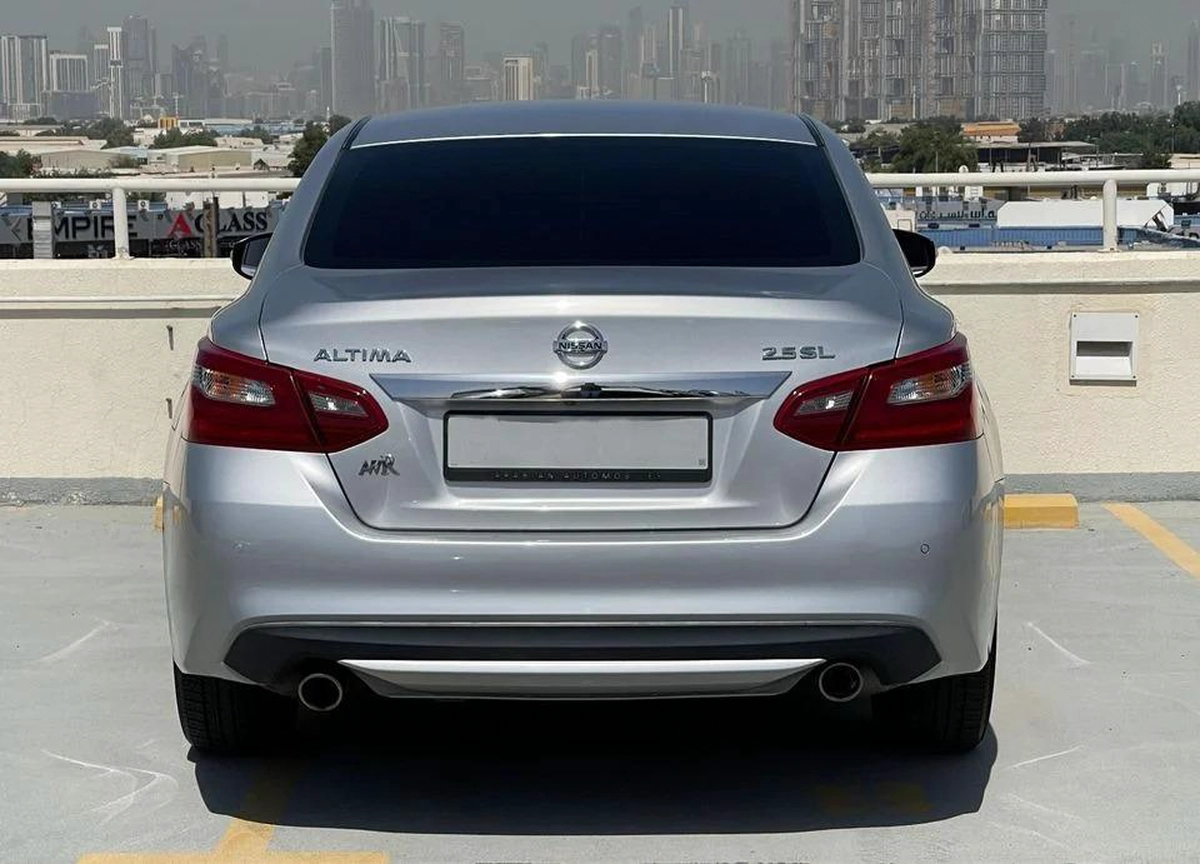 Nissan Altima 2.5 SL (Special Luxury) 4CYL-5-5