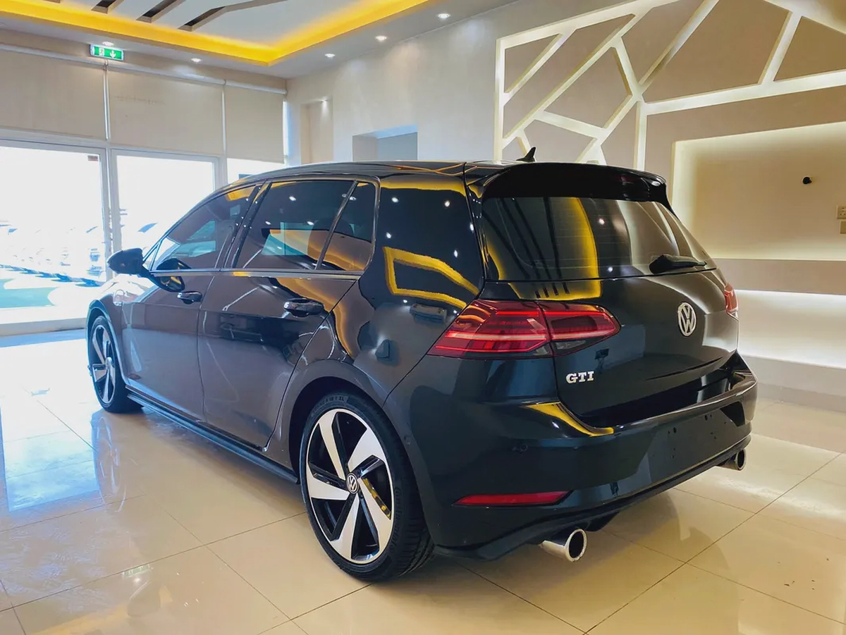 2019 Volkswagen Golf GTI - GCC Specs - Excellent Condition-8-8