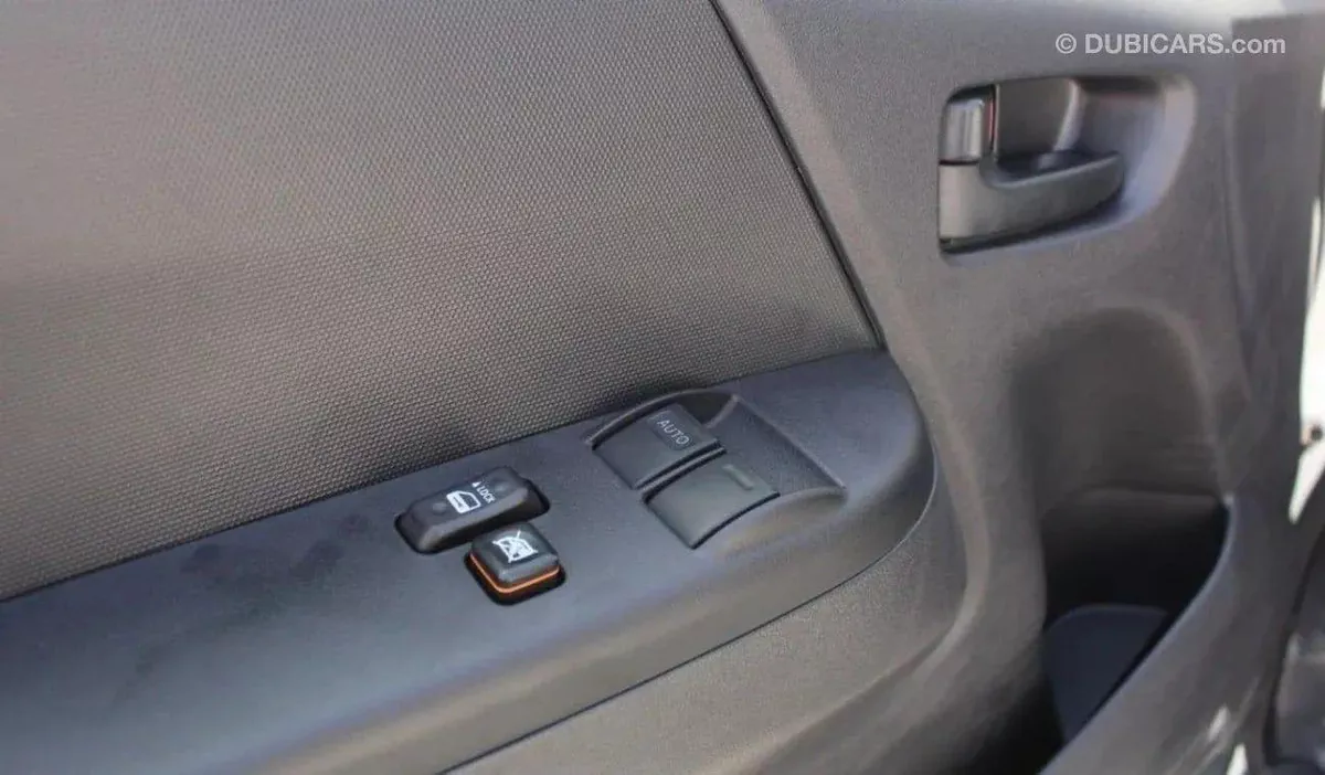 Toyota Hiace DLS - STANDARD ROOF DLS - STD ROOF 2.5 DIESEL-12-0