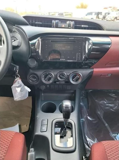 Toyota Hilux GL HILUX 2.7L AT 2024-9