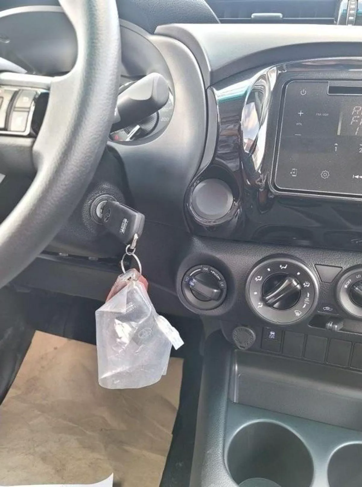 Toyota Hilux GL HILUX 2.7L AT 2024-13-0