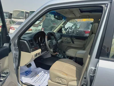 Mitsubshi pajero 2013 fullopshin silver color GCC Calen xar-7