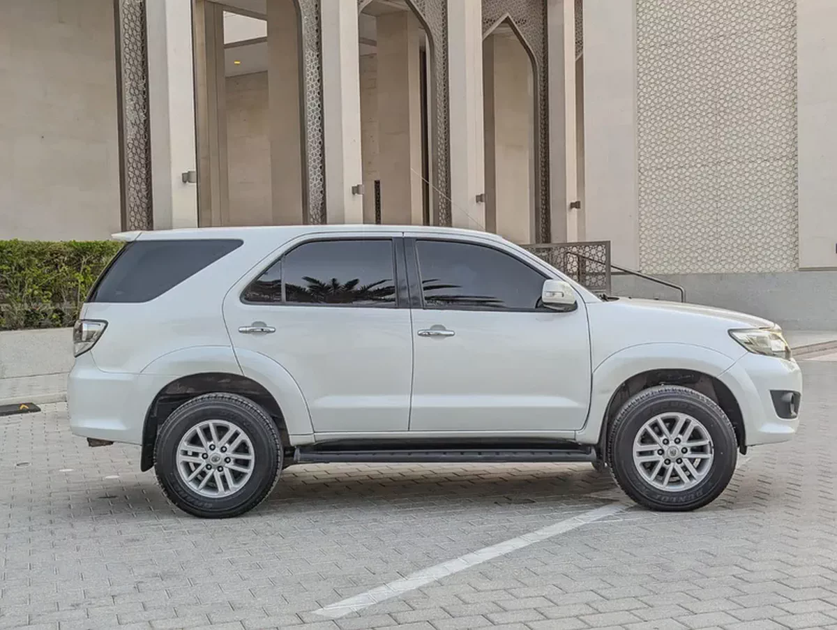 TOYOTA FORTUNER 2013 GCC V4 2.7L IN GOOD CONDITION-12-12