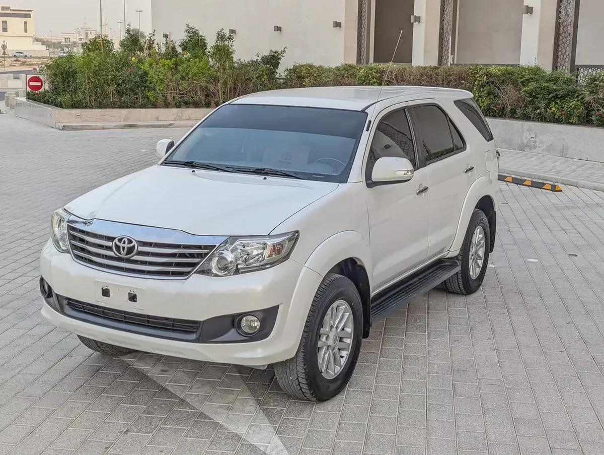 TOYOTA FORTUNER 2013 GCC V4 2.7L IN GOOD CONDITION-1-1