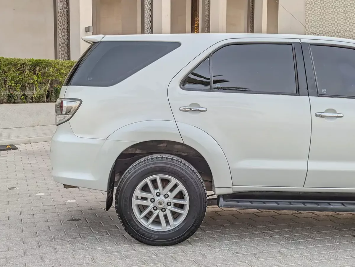 TOYOTA FORTUNER 2013 GCC V4 2.7L IN GOOD CONDITION-6-6