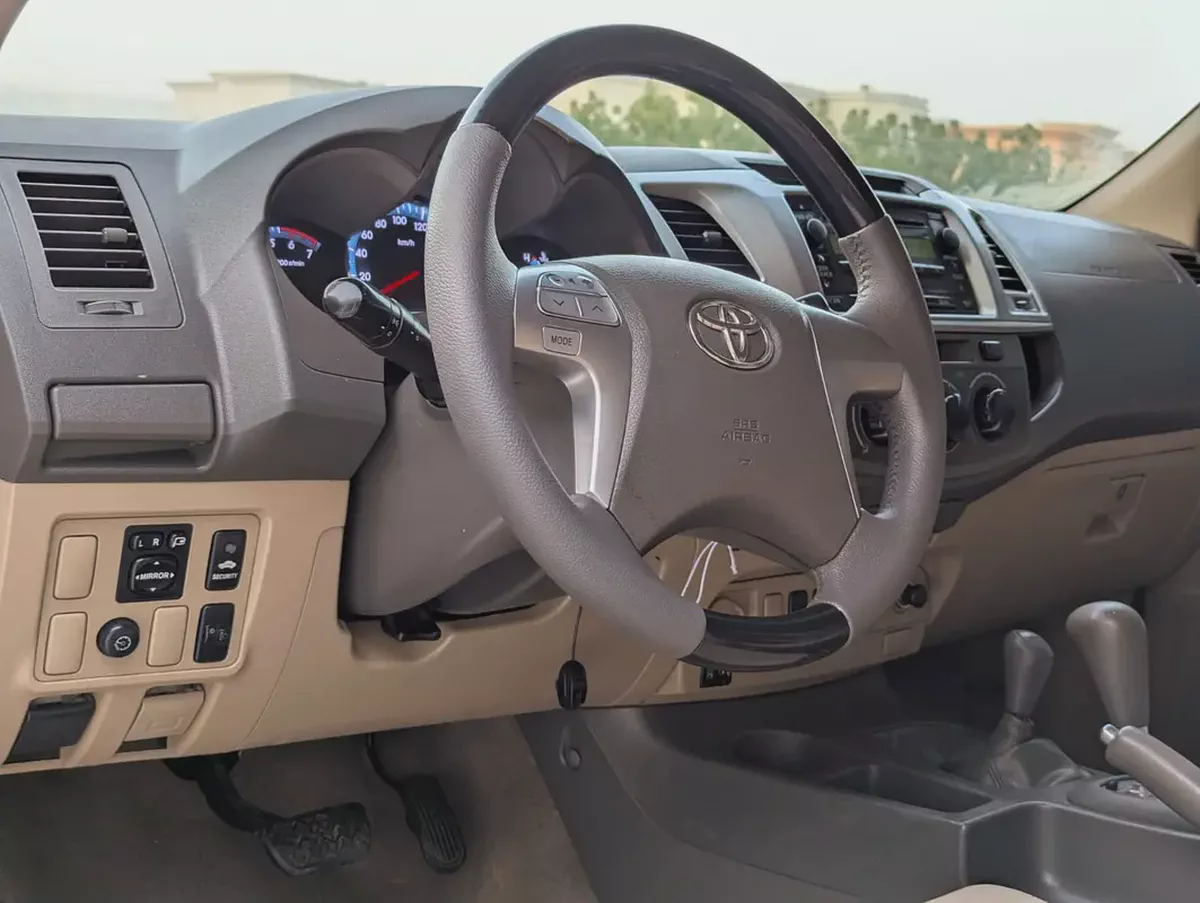 TOYOTA FORTUNER 2013 GCC V4 2.7L IN GOOD CONDITION-7-7