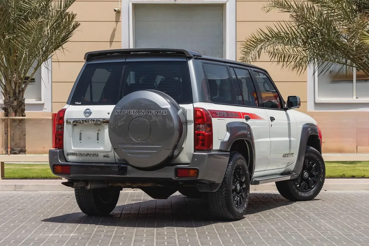 Nissan Patrol Safari Super Safari 2017 GCC Specs ll No paint No accident-5-5