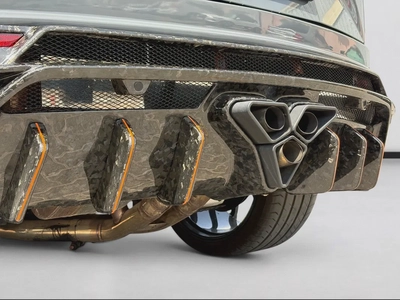 AED 12,780 P.M | 0% DOWN PAYMENT | LAMBORGHINI URUS MANSORY KIT | 4.0L TWIN-TURBO V8 | FULL SERVICE-10