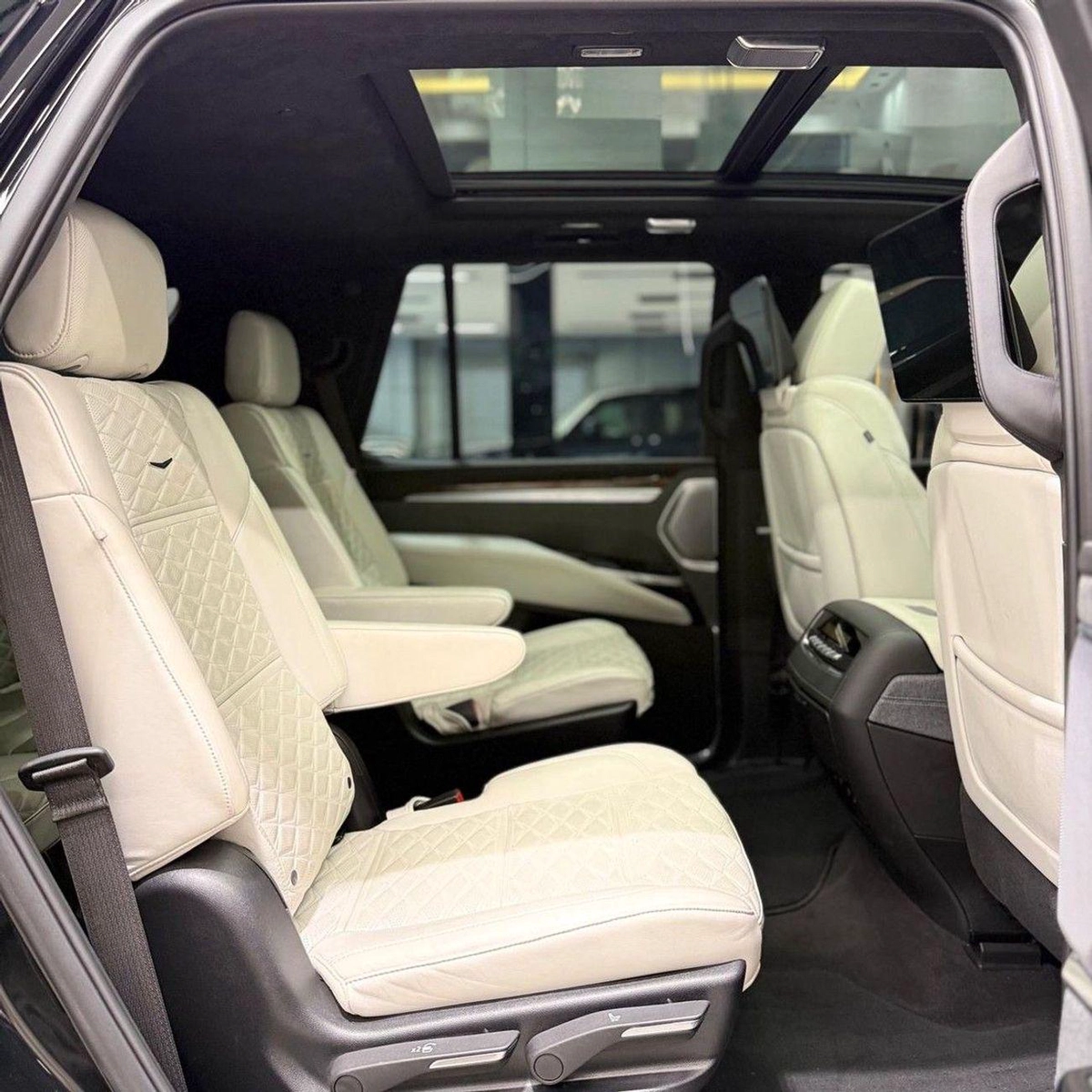 Cadillac Escalade Sport Platinum Cadillac Escalade Sport Platinum Full Option 2025 GCC specs | Warranty and service contract-18-0