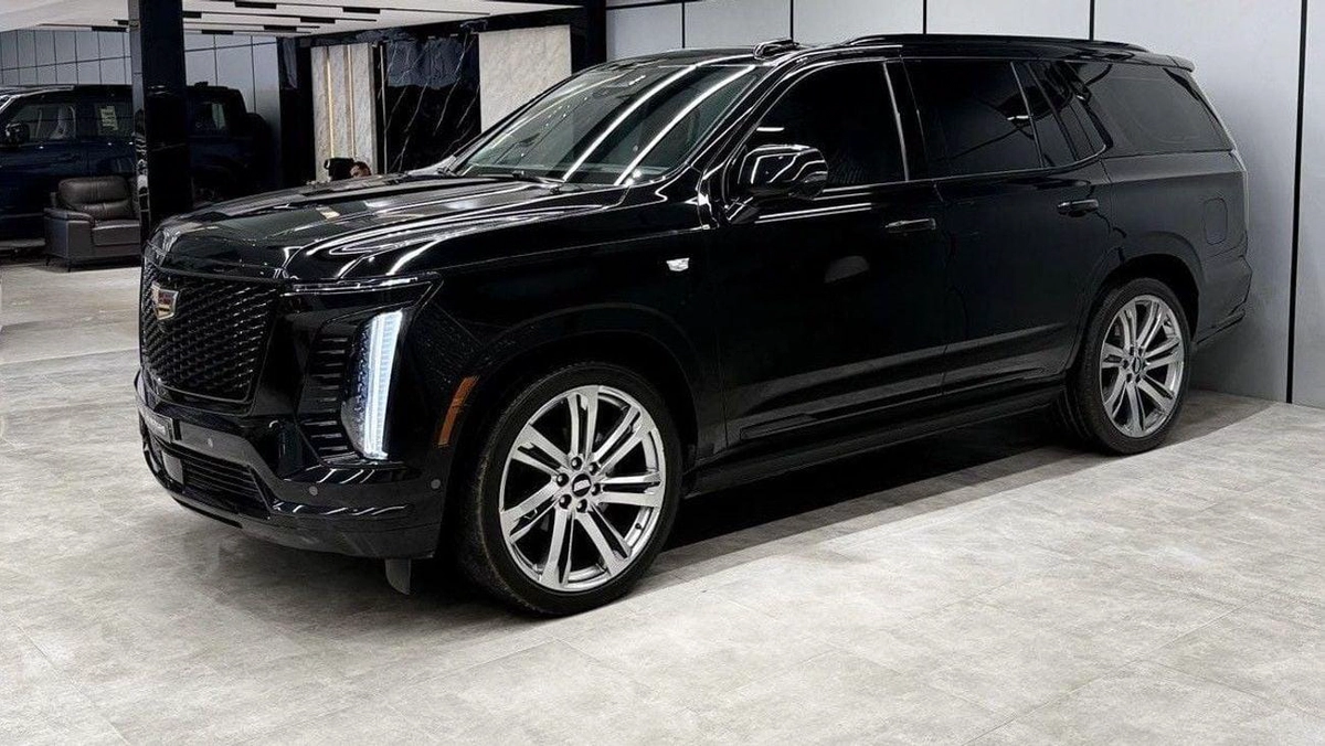 Cadillac Escalade Sport Platinum Cadillac Escalade Sport Platinum Full Option 2025 GCC specs | Warranty and service contract