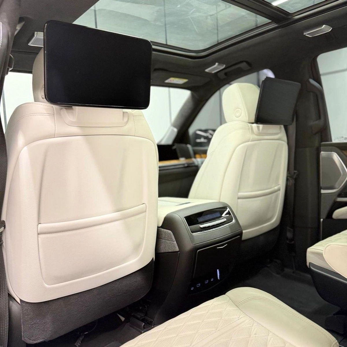 Cadillac Escalade Sport Platinum Cadillac Escalade Sport Platinum Full Option 2025 GCC specs | Warranty and service contract-22-0