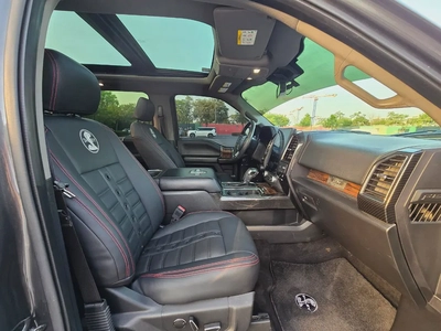 Ford F-150 Shelby 2018 GCC Specs | 755 HP | Perfect condition | 2 Keys | Orginal paint |-16