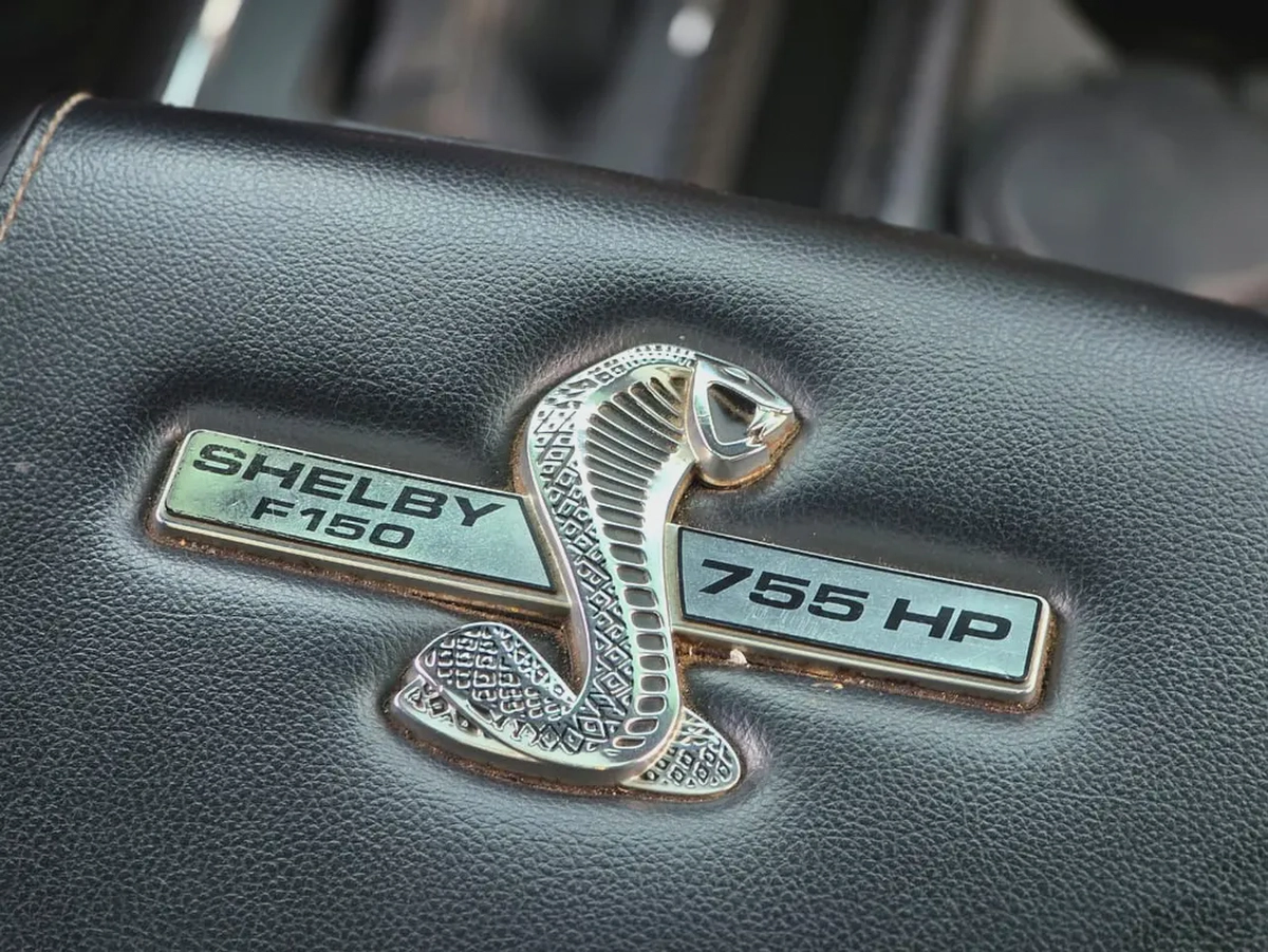 Ford F-150 Shelby 2018 GCC Specs | 755 HP | Perfect condition | 2 Keys | Orginal paint |