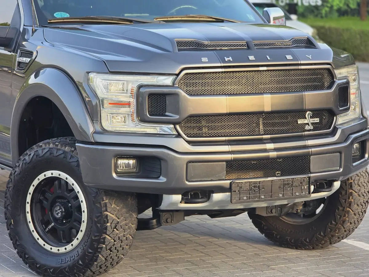 Ford F-150 Shelby 2018 GCC Specs | 755 HP | Perfect condition | 2 Keys | Orginal paint |