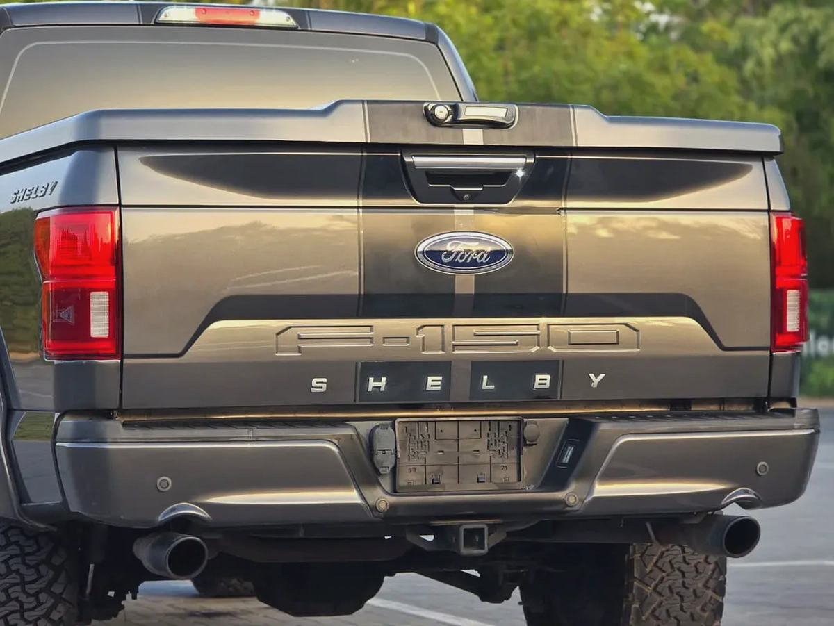 Ford F-150 Shelby 2018 GCC Specs | 755 HP | Perfect condition | 2 Keys | Orginal paint |