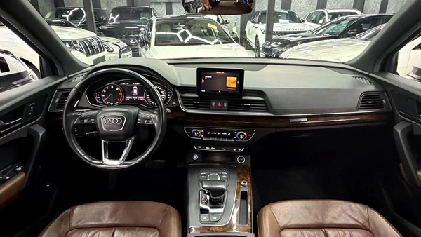 Audi Q5 2018 45 TFSI quattro S line | GCC Specs | Pristine Condition