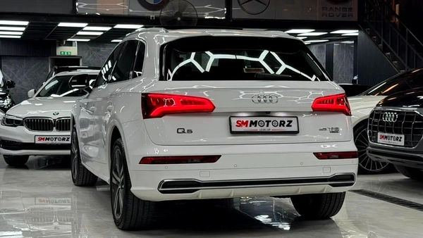 Audi Q5 2018 45 TFSI quattro S line | GCC Specs | Pristine Condition