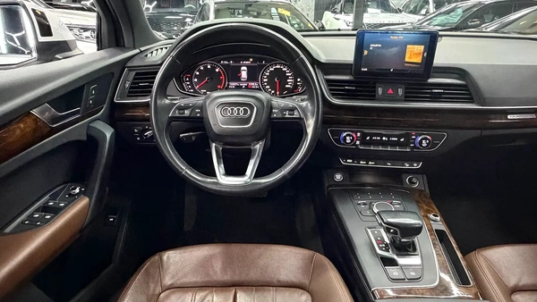 Audi Q5 2018 45 TFSI quattro S line | GCC Specs | Pristine Condition