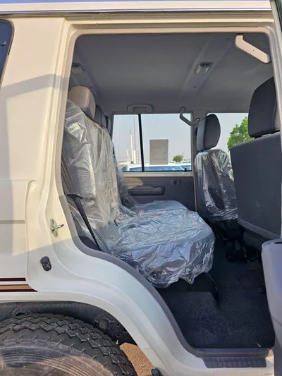 Toyota Land Cruiser 70 LC76 LX TOYOTA LANDCRUISER LC76 HARDTP LX || 5DOOR | STD OPTION | 6 STR PWR WINDOWS+MIRRORS+LOCKS WOOD LED F-15