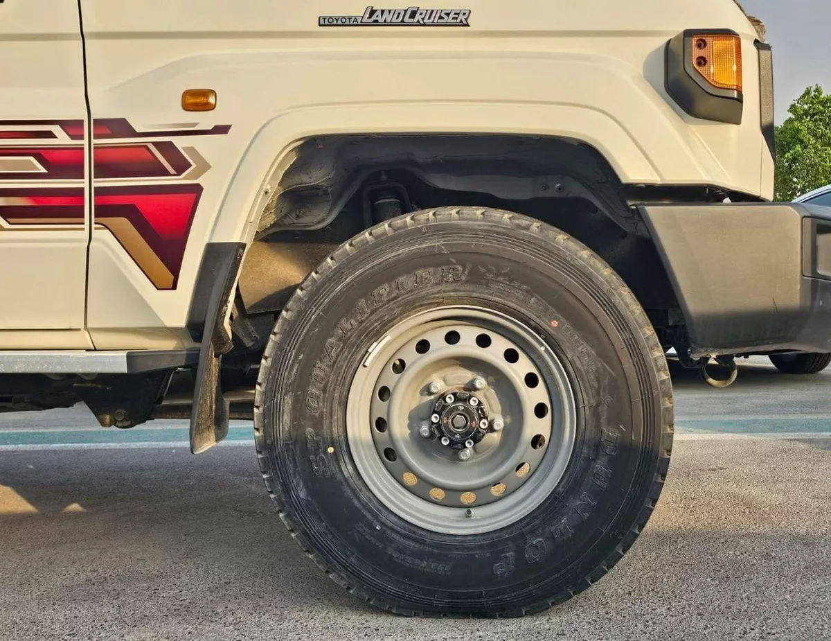Toyota Land Cruiser 70 LC76 LX TOYOTA LANDCRUISER LC76 HARDTP LX || 5DOOR | STD OPTION | 6 STR PWR WINDOWS+MIRRORS+LOCKS WOOD LED F-11-0