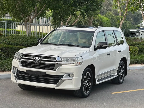 Toyota Land Cruiser VXR 2017 - GCC Specs