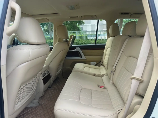 Toyota Land Cruiser VXR 2017 - GCC Specs