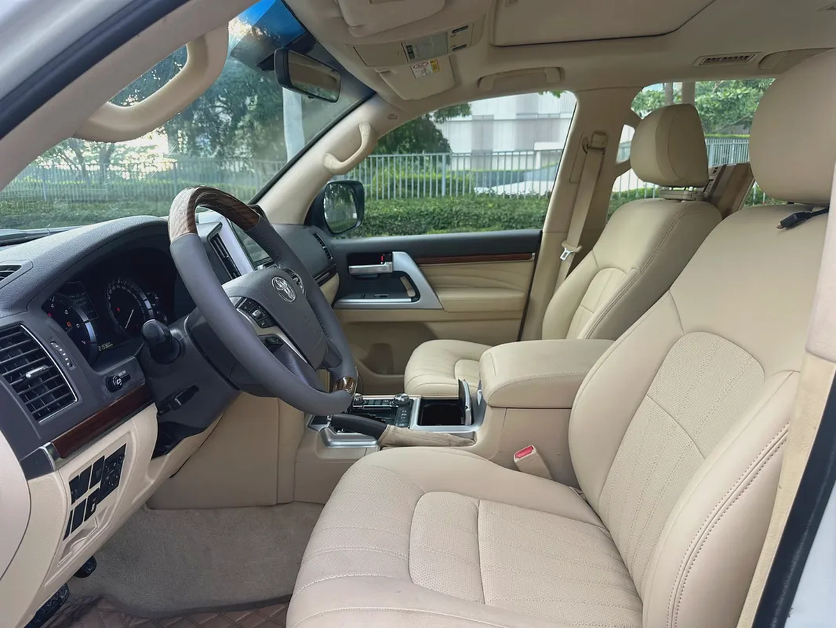 Toyota Land Cruiser VXR 2017 - GCC Specs-10-10
