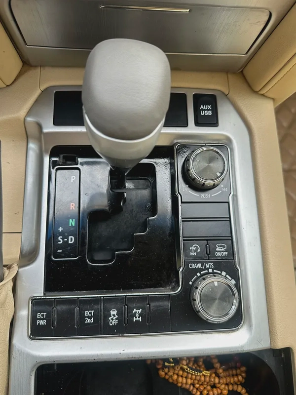 Toyota Land Cruiser VXR 2017 - GCC Specs