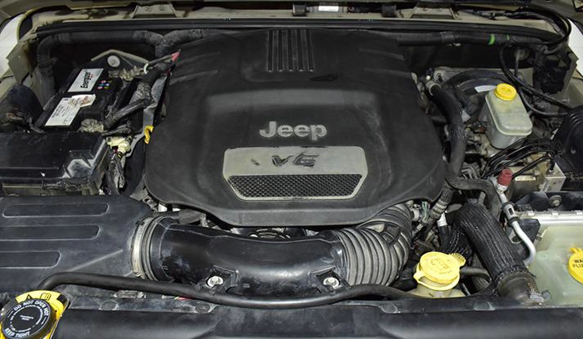 Jeep Wrangler Sport ( 2017 Model ) in Beige Color GCC Specs-4-4