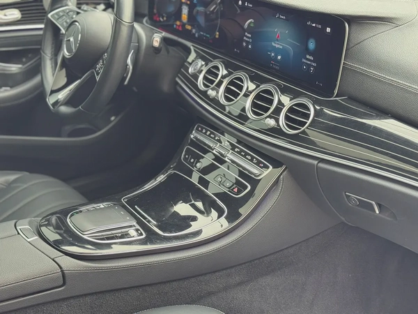 Mercedes-Benz E-Class E 400 4MATIC 2022 - Korean Specs