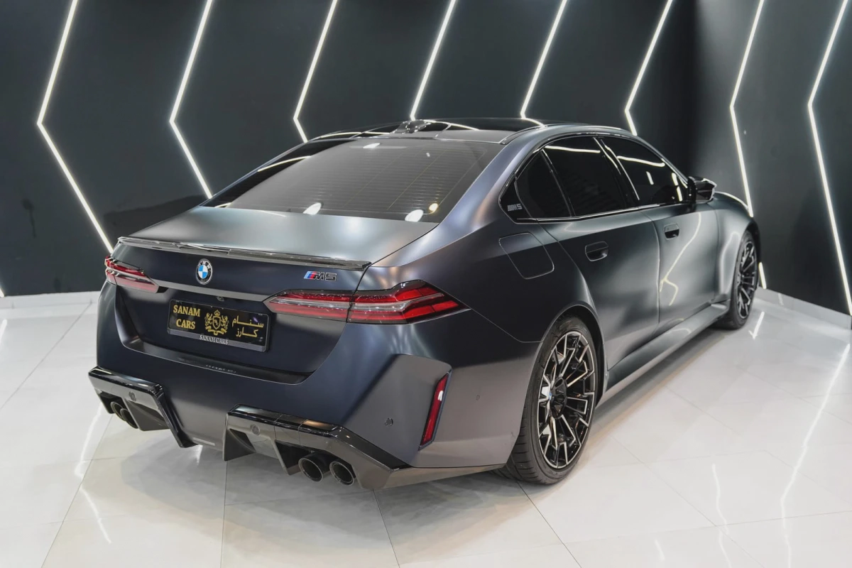 BMW M5 Competition-1-1