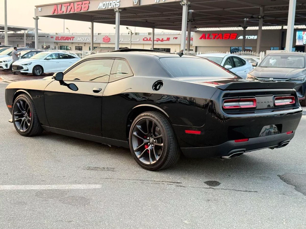 Dodge Challenger R/T-12-0