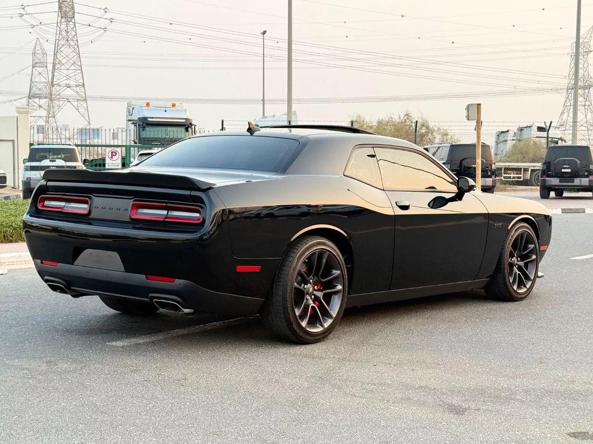 Dodge Challenger R/T-2-0
