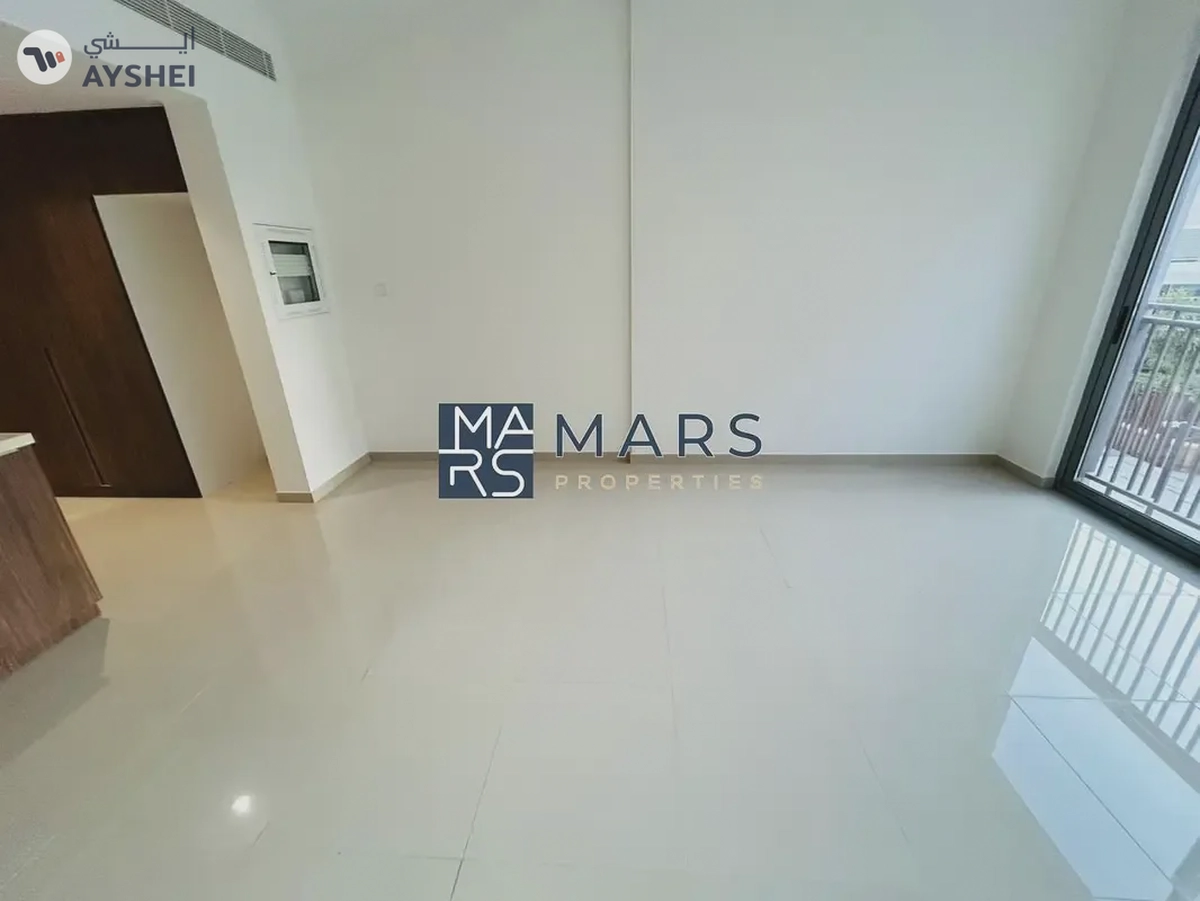 REDAY TO MOVE BRAND NEW STUDIO FOR SALE
