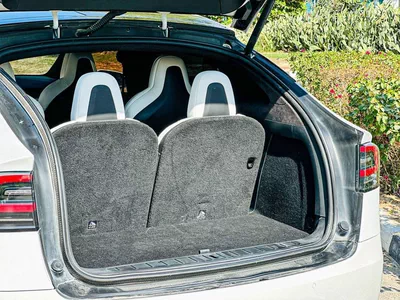 Tesla Model X LONG RANGE (AWD)-10