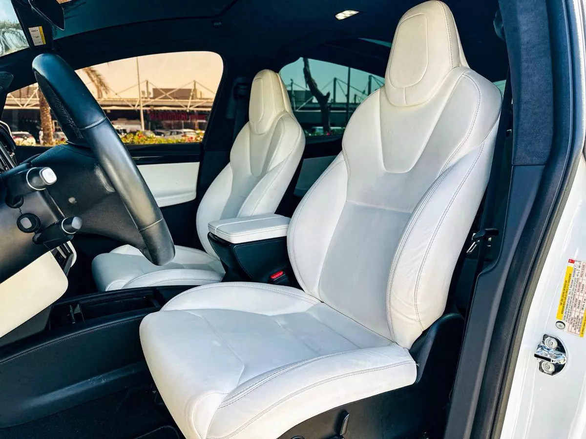 Tesla Model X LONG RANGE (AWD)-4-0