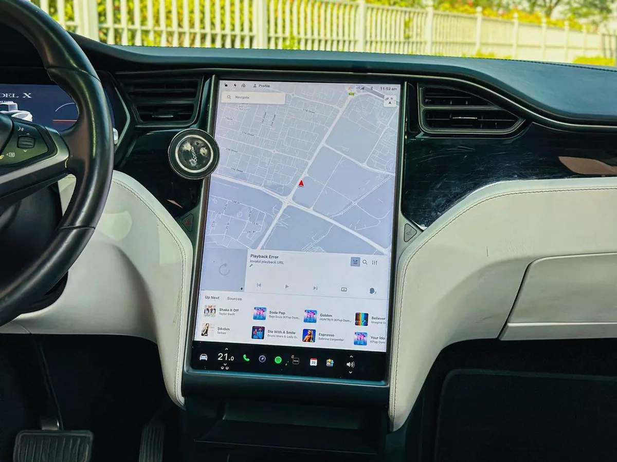 Tesla Model X LONG RANGE (AWD)-5-0