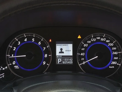 Infiniti QX 70 2017 GCC Full Option TOP With Rear Entertainment Premium Condition With Low KM-14