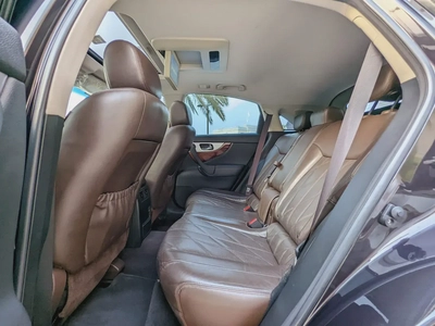 Infiniti QX 70 2017 GCC Full Option TOP With Rear Entertainment Premium Condition With Low KM-8