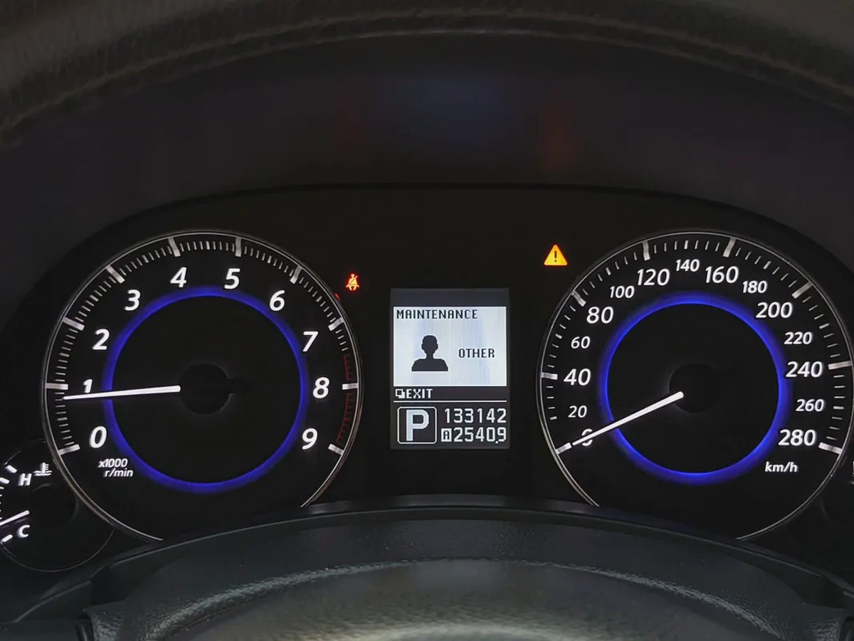 Infiniti QX 70 2017 GCC Full Option TOP With Rear Entertainment Premium Condition With Low KM