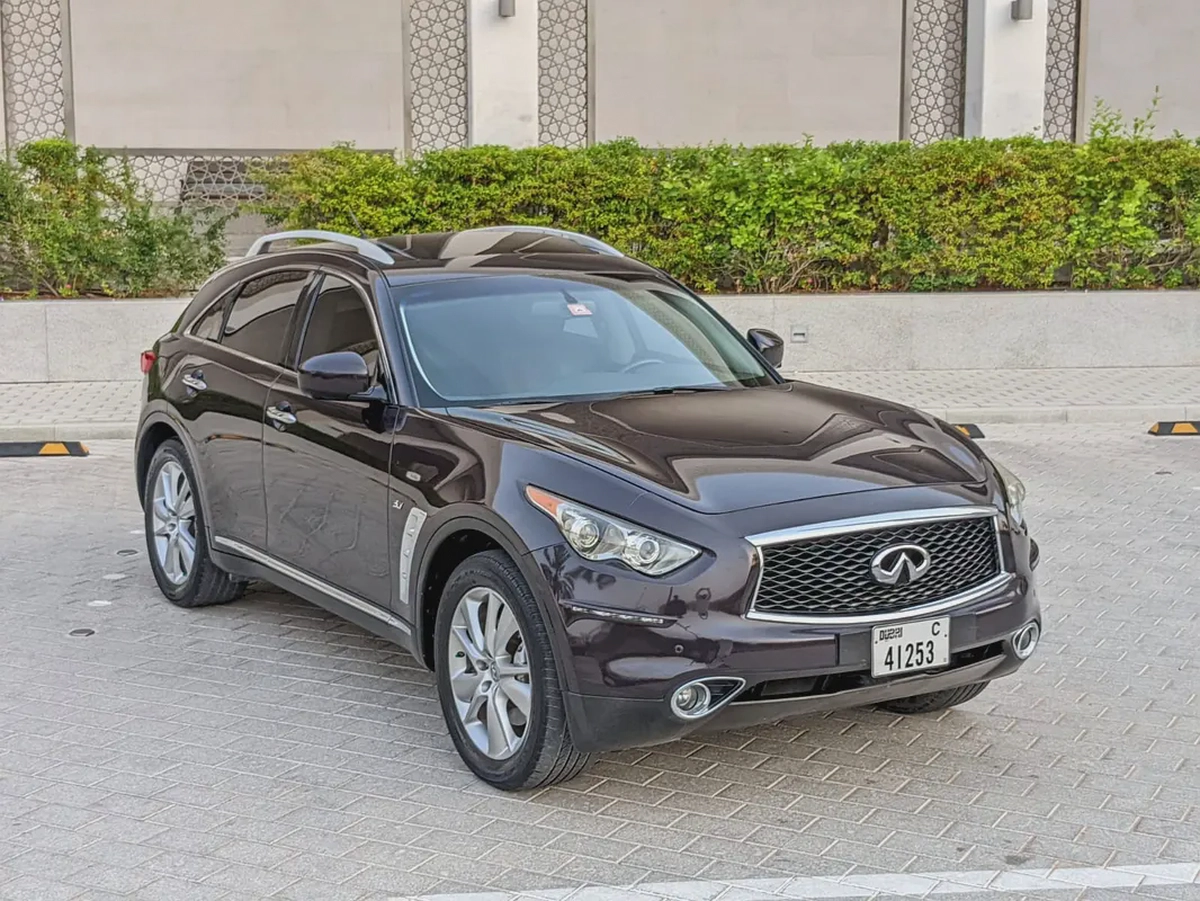 Infiniti QX 70 2017 GCC Full Option TOP With Rear Entertainment Premium Condition With Low KM