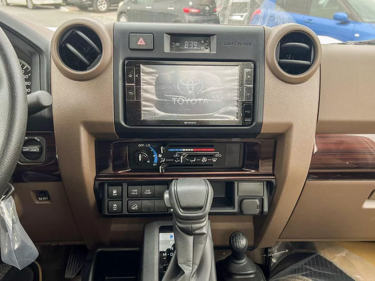 Toyota Land Cruiser Pick Up  EXPORT ONLY - Toyota LC79 4.0L Petrol A/T-12-0