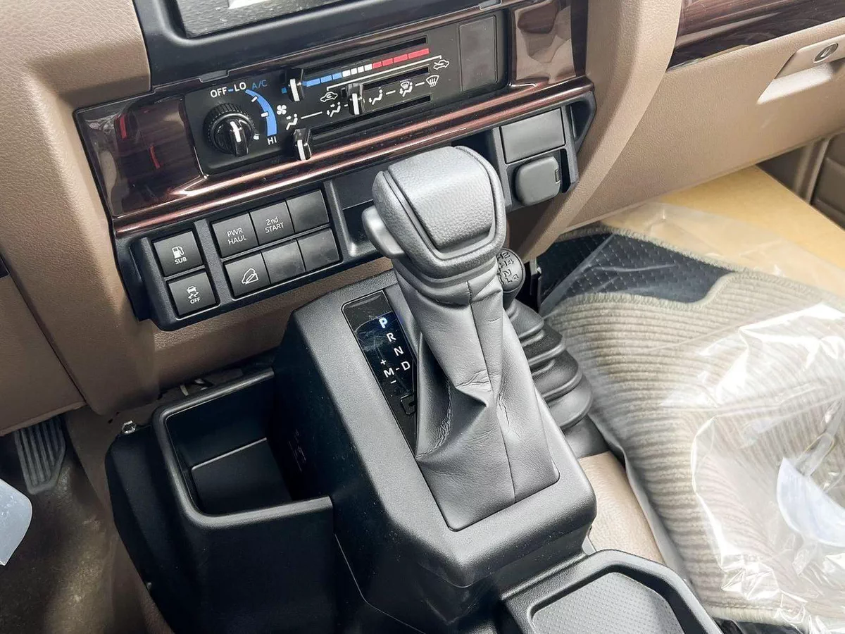 Toyota Land Cruiser Pick Up  EXPORT ONLY - Toyota LC79 4.0L Petrol A/T-15-0
