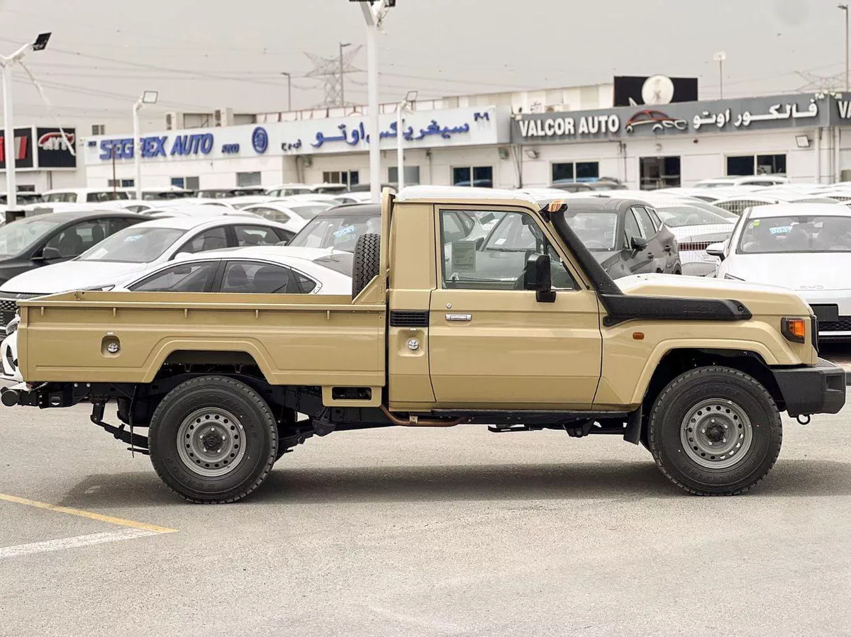 Toyota Land Cruiser Pick Up  EXPORT ONLY - Toyota LC79 4.0L Petrol A/T-3-0