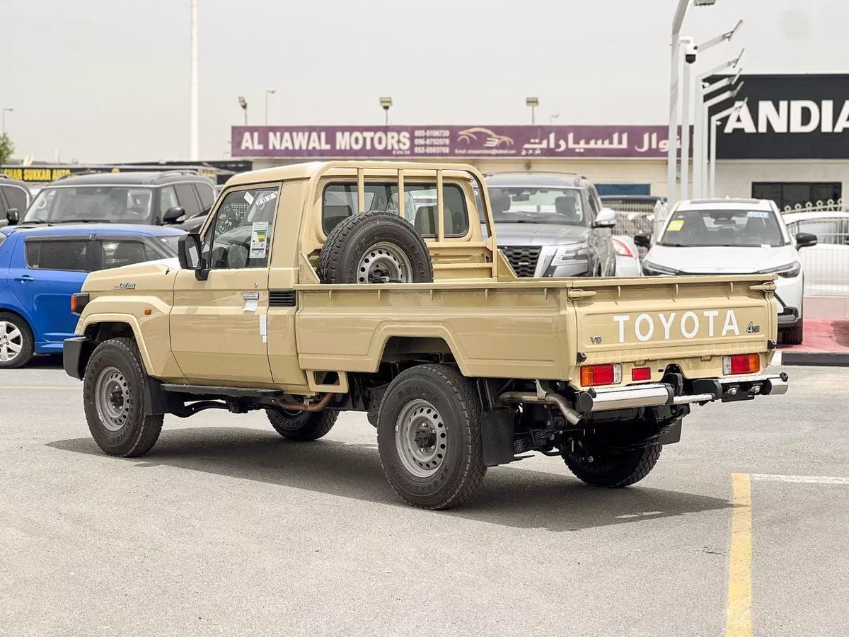 Toyota Land Cruiser Pick Up  EXPORT ONLY - Toyota LC79 4.0L Petrol A/T-4-0