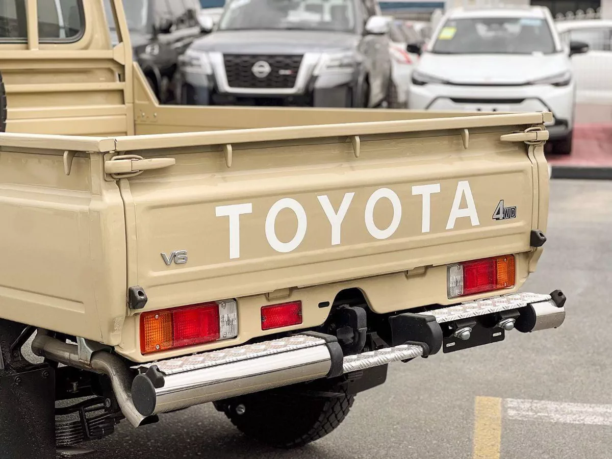Toyota Land Cruiser Pick Up  EXPORT ONLY - Toyota LC79 4.0L Petrol A/T-7-0