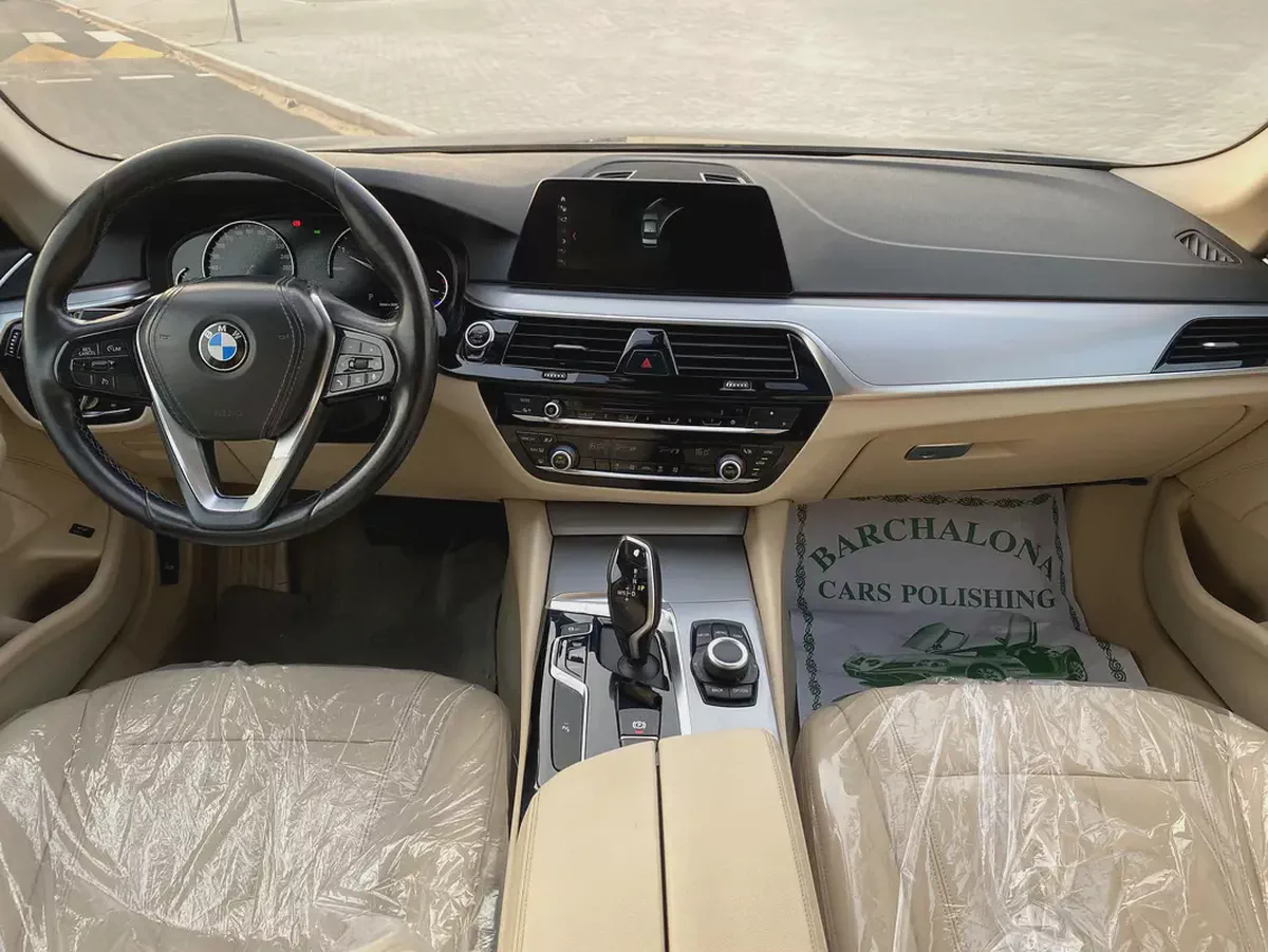 AED 950 Per Month | 2020 BMW 520i | GCC Specs | V4 2.0L engine Twin Turbo-4-4